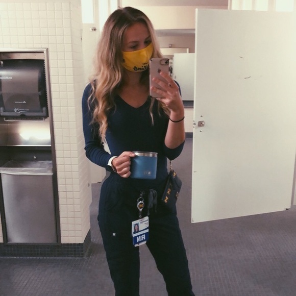 Meet your posher, Jamie - Picture 3 of 5